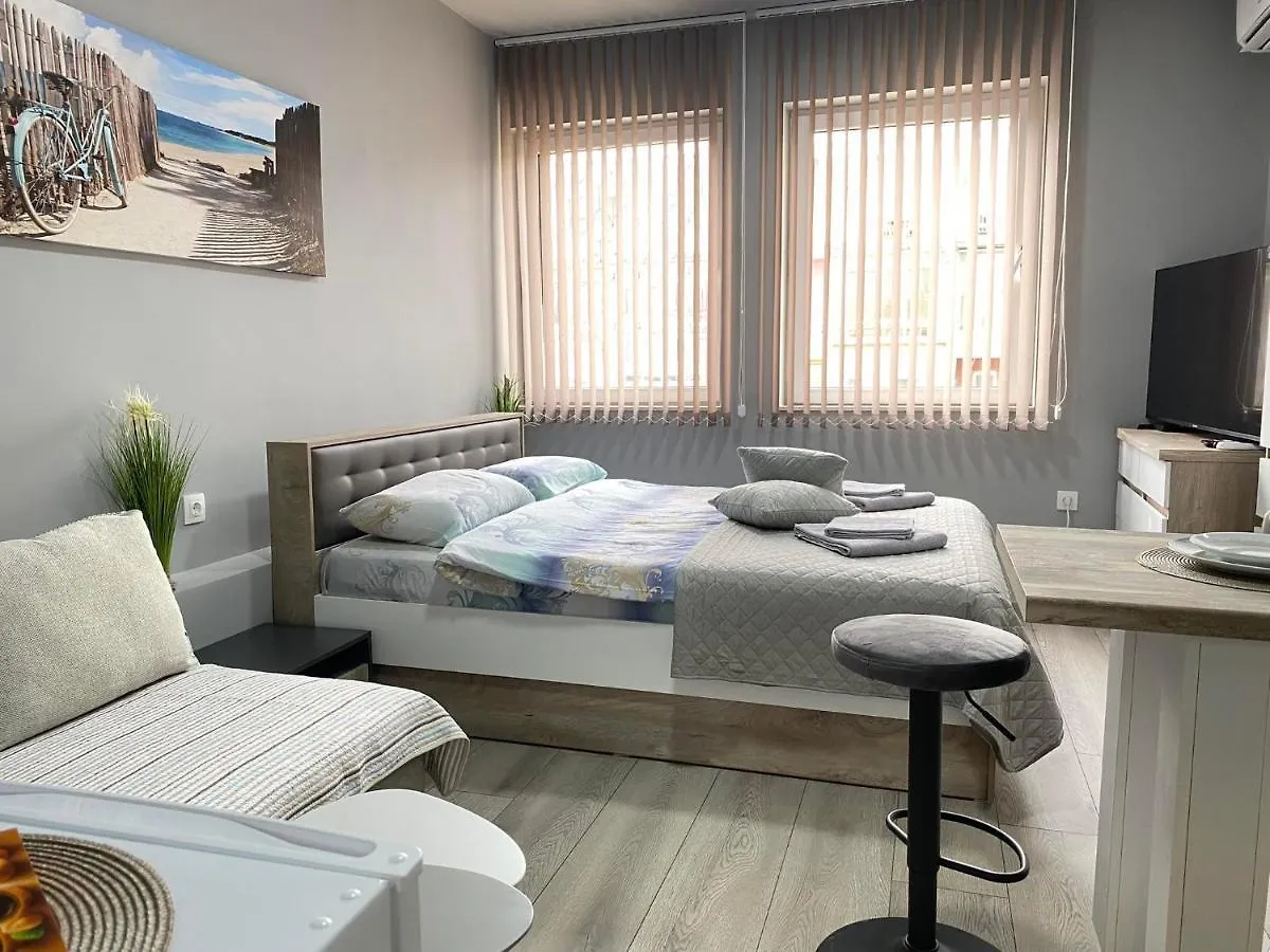 Nj Luxury Rooms And Suites Varna 0*,