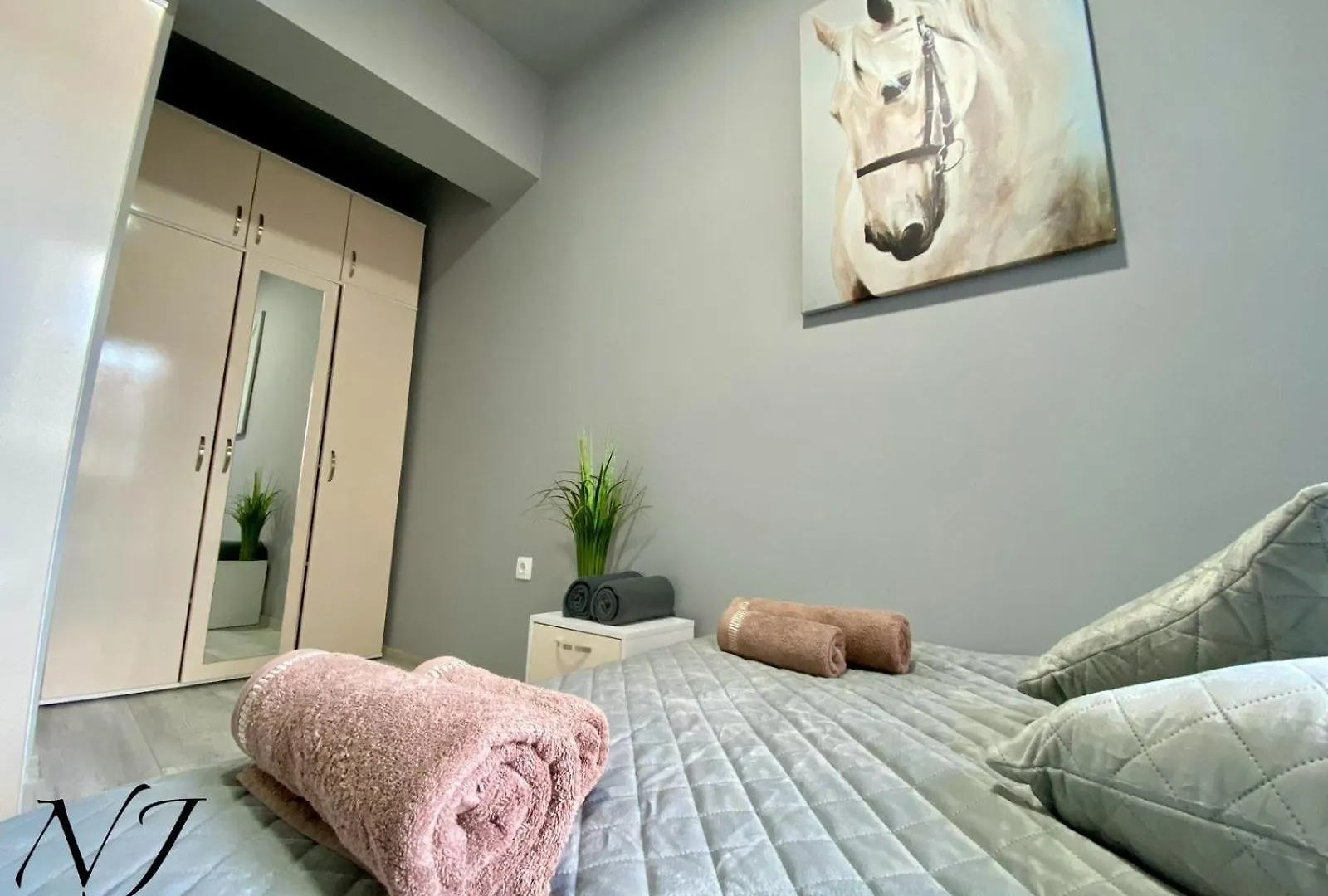 Nj Luxury Rooms And Suites Varna Apartment
