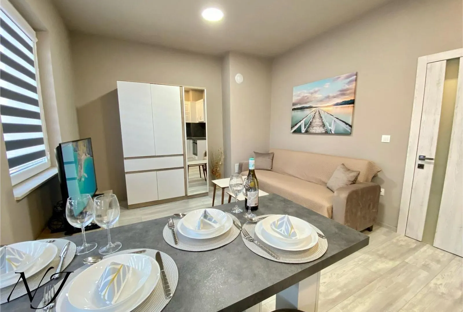 Nj Luxury Rooms And Suites Varna 0*,
