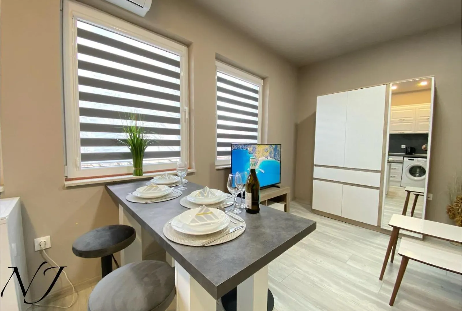 Nj Luxury Rooms And Suites Varna 0*,