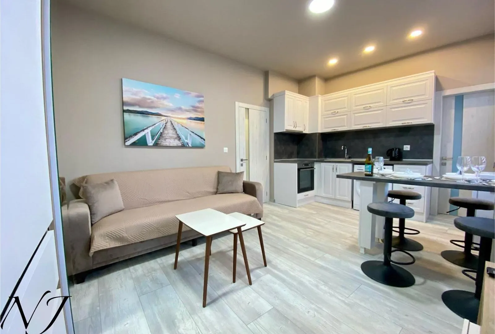 Nj Luxury Rooms And Suites contacts